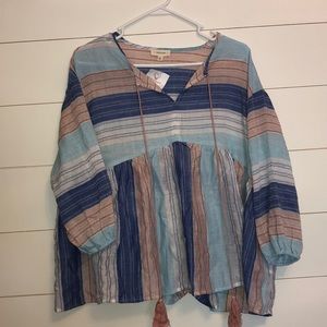 Boxy peasant top with notch neck